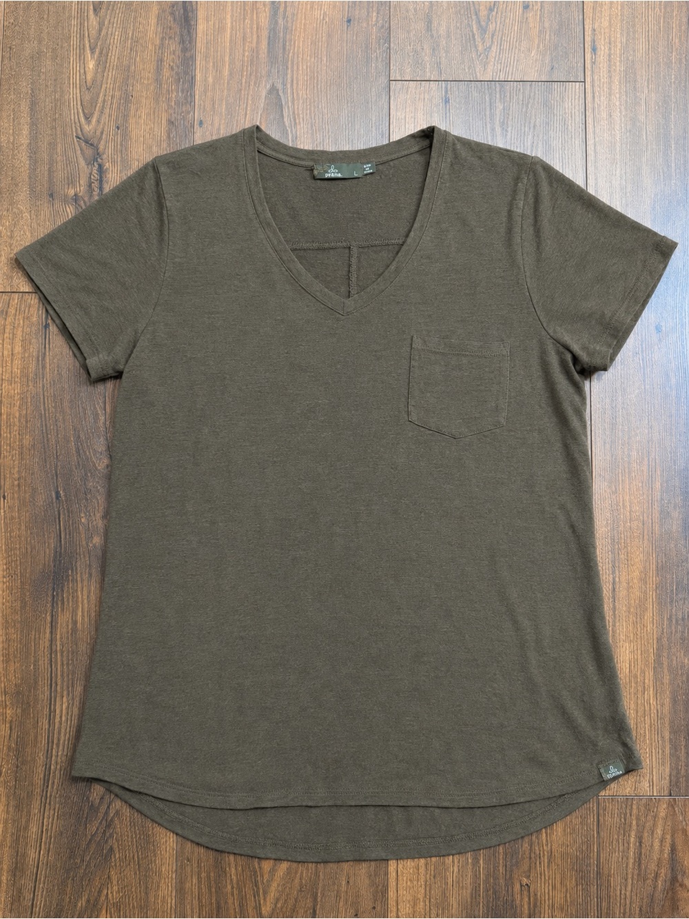 PrAna Women’s Large Olive Green V-Neck Pocket Tee Short Sleeve Casual Shirt